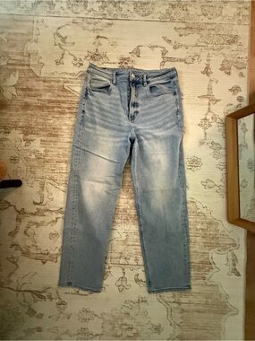 American Eagle Outfitters Light Blue High-Rise Straight Jeans